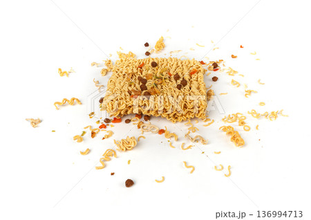 Raw Noodles, Dry Round Ramen Noodle, Uncooked Korea Vermicelli, Chinese Wheat Pasta 136994713