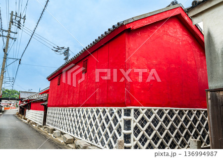 初秋の引田の街並み　かめびし屋の建造物群14　香川県東かがわ市 136994987