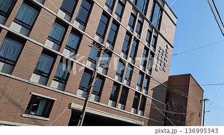 大阪市中央区の追手門学院大手前中・高等学校 136995343