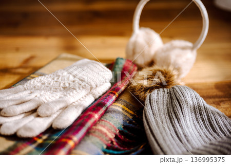 冬の防寒具セット 136995375