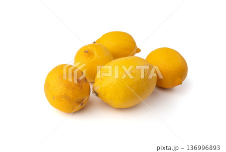 Old dried lemons. Fruits with darkened skins Old dried lemons. Fruits with darkened skins 136996893