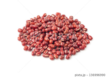 Red adzuki beans isolated, raw azuki bean pile, Vigna angularis legume seeds, dry red mung bean 136996990