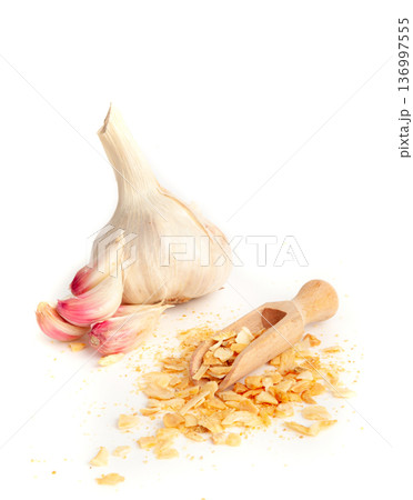 Dry Garlic Slices, Crispy Fried Cloves Pile Closeup, Roasted Grilled Garlic Flakes, Clove Chip Group Dry Garlic Slices, Crispy Fried Cloves Pile Closeup, Roasted Grilled Garlic Flakes, Clove Chip Group 136997555