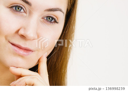 Girl with no makeup 136998239
