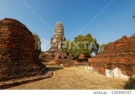 タイ　アユタヤ遺跡　ワット・ラチャブラナ 136998787
