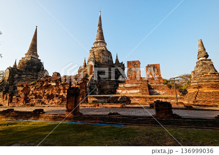 タイ　アユタヤ遺跡　ワット・プラシーサンペット 136999036