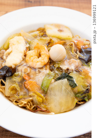 美味しいあんかけ焼きそば 136999121