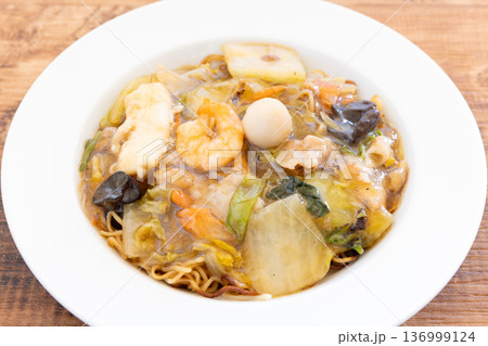 美味しいあんかけ焼きそば 136999124