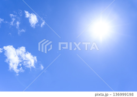 夏の空 太陽と雲 横浜 夏の空 太陽と雲 横浜 136999198