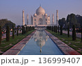 世界遺産 タージマハル 136999407
