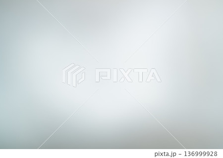 なめらかな青みグレーの背景画像 136999928