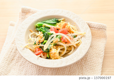 野菜と卵のオイスターソース炒め 野菜と卵のオイスターソース炒め 137000197