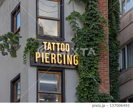 Tattoo Piercing Sign 137006493