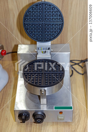Open Waffle Maker 137006609
