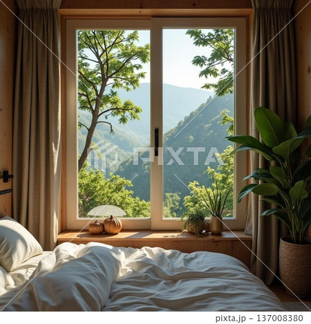 自然の中にある建物の窓から見た景色 137008380