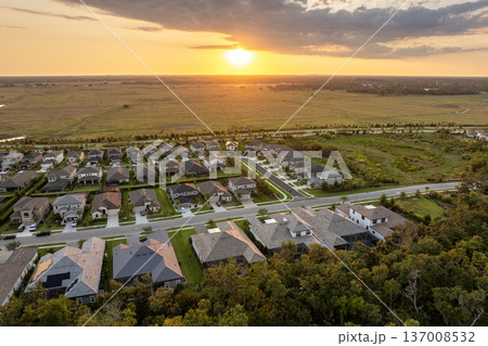 Wealthy neighborhood with expensive houses in southern Florida. Development of US premium housing market 137008532