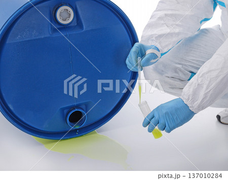 Dangerous chemical leak 137010284