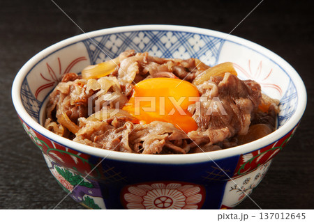 牛丼 137012645