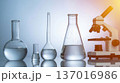 液体の入ったフラスコ 137016986