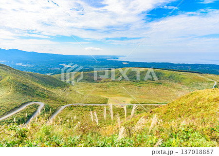 秋田県男鹿の寒風山からの展望 137018887