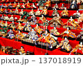 ひな祭りのひな人形2 137018919