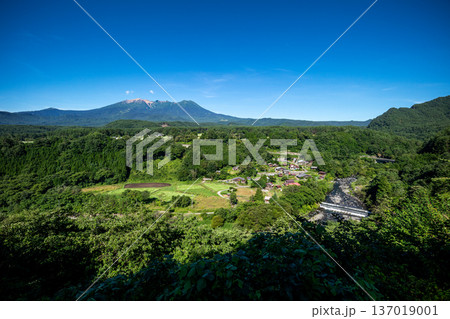 盛夏の御嶽山　長野県 木曽町 開田高原から 137019001