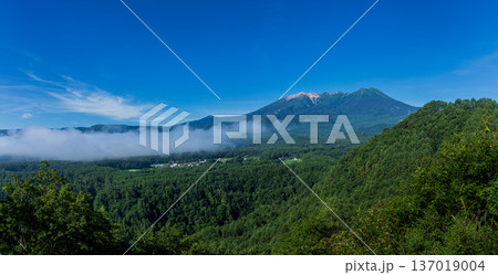 盛夏の御嶽山 長野県 木曽町 開田高原から 盛夏の御嶽山 長野県 木曽町 開田高原から 137019004