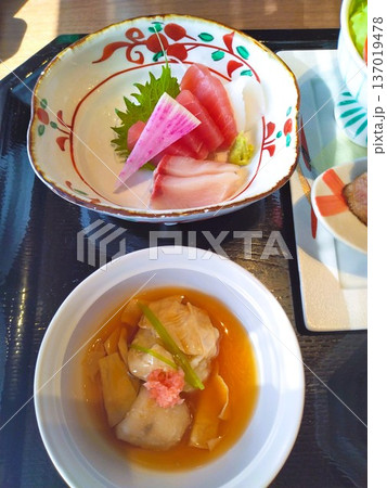色とりどりの和食膳 色とりどりの和食膳 137019478