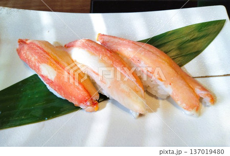 おいしい蟹の握り 137019480
