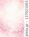 桜の水彩風背景素材 和紙テクスチャ 中央コピースペース 春のピンク 縦 137021063
