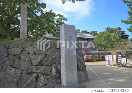 島根県　国宝天守閣　出雲国　松江城 137024589