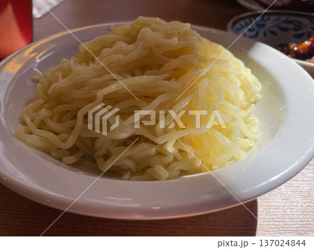 担々麺のつけめん ピリ辛ゴマスープの中華麺 担々麺のつけめん ピリ辛ゴマスープの中華麺 137024844