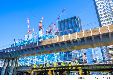 日本の東京都市景観新風景。TOKYO TORCH 大手町に巨大鉄骨構造体やクレーン群。驚愕のタワーへ 137026834