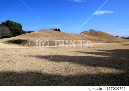 熊本県山鹿市　国指定史跡の岩原古墳群の風景 137029721