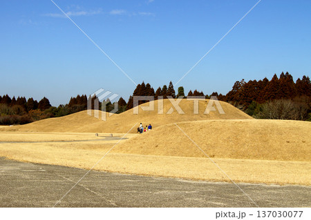 熊本県山鹿市 国指定史跡の岩原古墳群の風景 熊本県山鹿市 国指定史跡の岩原古墳群の風景 137030077