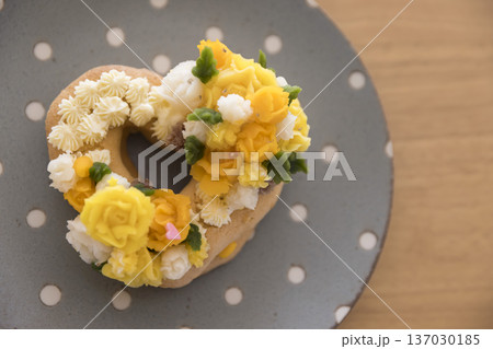 お花しぼりあんこケーキ お花しぼりあんこケーキ 137030185
