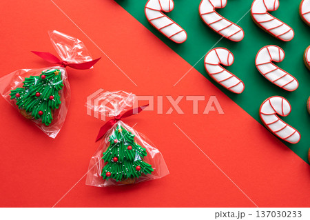 Christmas colored handmade gingerbread cookies, top view. 137030233
