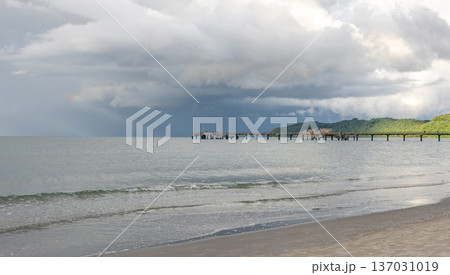 Beautiful seascape with dark clouds after a storm. 137031019