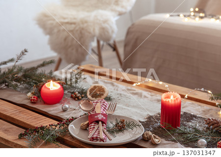 Table setting for a festive Christmas dinner. 137031347