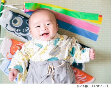 初節句　端午の節句を祝う男児 137034221