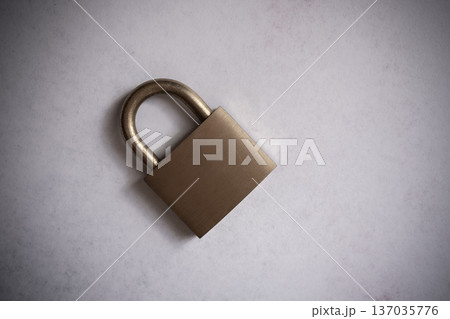 南京錠と鎖 137035776