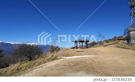 陣馬形山　山頂の風景 137036238