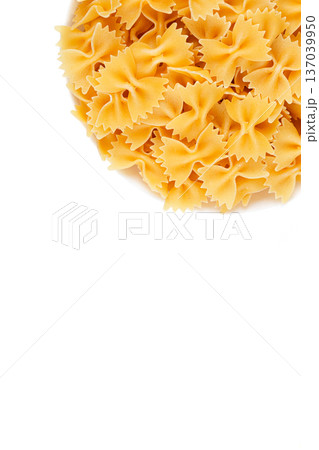 Different types and shapes of dry italian pasta 137039950