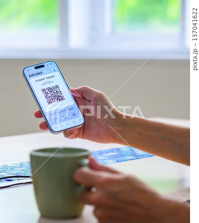 スマホで航空券確認 137041622