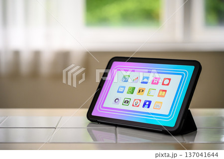 タブレットのホーム画面 137041644