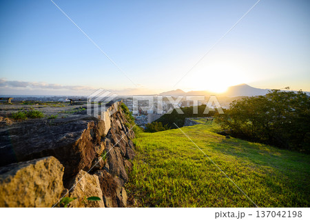 米子城跡からの朝日 137042198