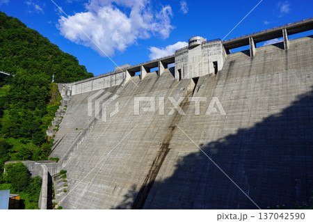 札内川ダムの堤体 札内川ダムの堤体 137042590