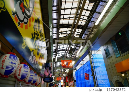 さいたま市のアーケード商店街 137042872
