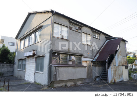 二階建てのプレハブ住宅 二階建てのプレハブ住宅 137043902