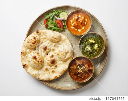 カレーとナン 137045735